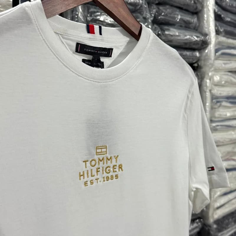 Camiseta Estampada Tommy Hilfiger cor Branco — imagem 1 de 1