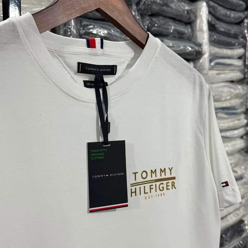 Camiseta Estampada Tommy Hilfiger cor Branca — imagem 1 de 1