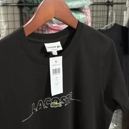 Camiseta Estampada Lacoste cor Preto — imagem 1 de 1