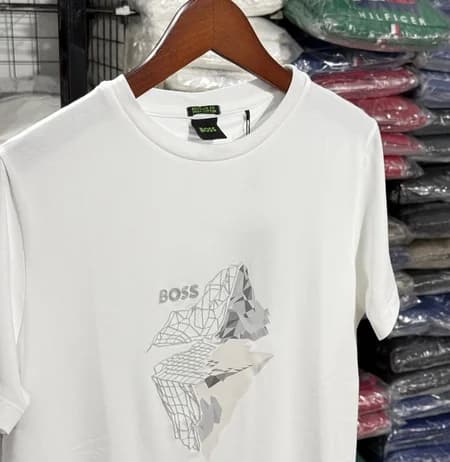 Camiseta Estampada Hugo Boss cor Branca — imagem 1 de 3