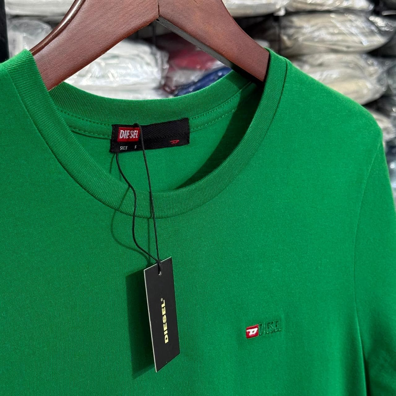Camiseta Basica Diesel BI cor Verde Bandeira — imagem 1 de 1