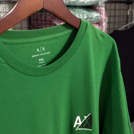 Camiseta Estampada Armani Exchange cor Verde Bandeira — imagem 1 de 1