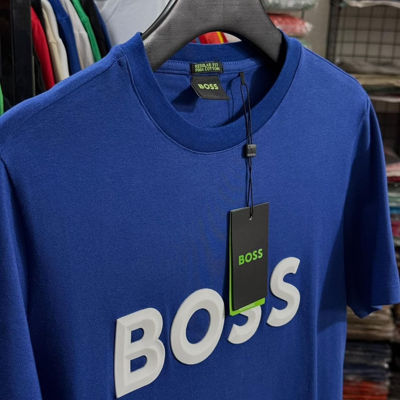 Camiseta Estampada Hugo Boss cor Azul Royal — imagem 1 de 2